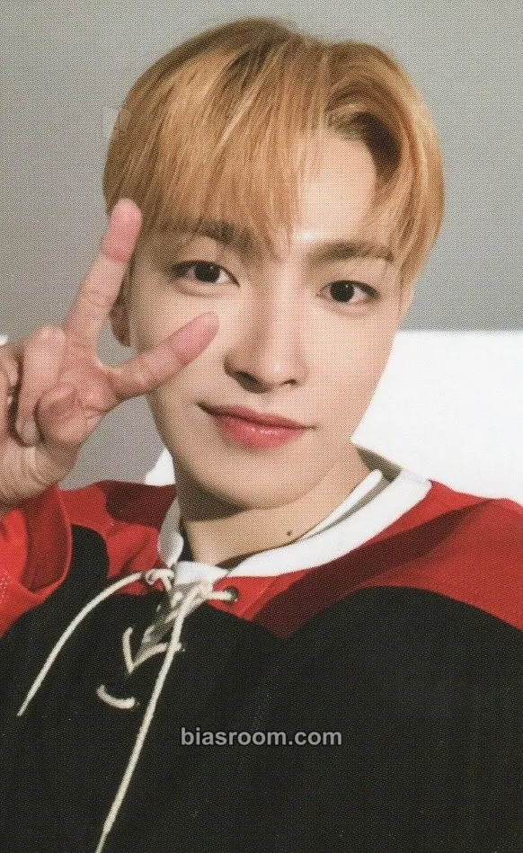 Hongjoong ANITEEZ IN ICE CITY Photocard - ATEEZ - ATEEZ K-pop photocard