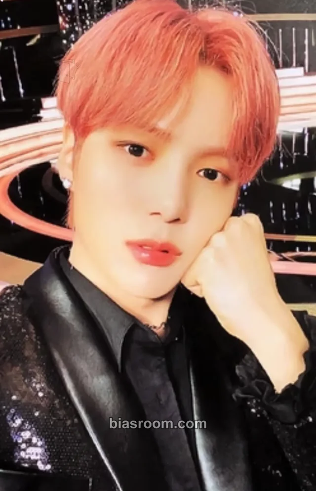 MONSTA X - Minhyuk - Shape of Love Album starship square pob (pre-order benefit)