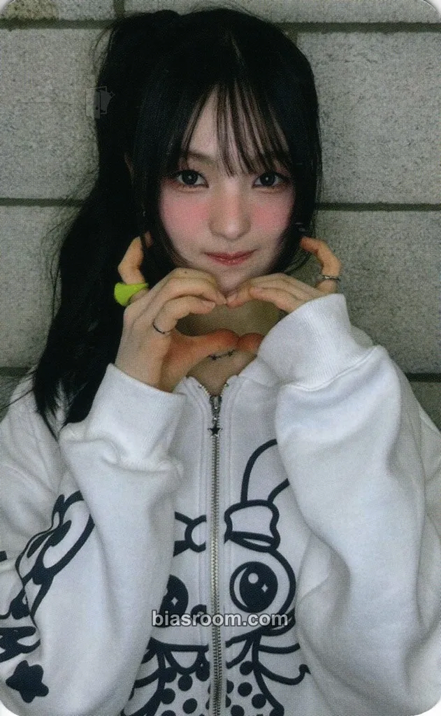 Gyubin Flowering Photocard - Gyubin K-pop photocard