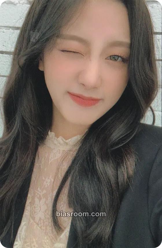 Yein Blooming Lovelyz Photocard - Lovelyz - Lovelyz K-pop photocard