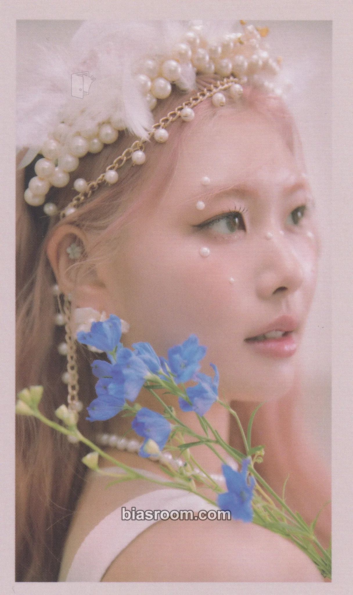 Swan Twenty Photocard - PURPLE KISS - PURPLE KISS K-pop photocard