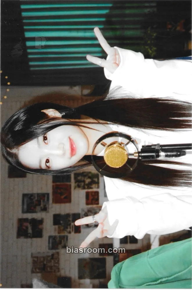 Kazuha UNFORGIVEN Photocard - LE SSERAFIM - LE SSERAFIM K-pop photocard