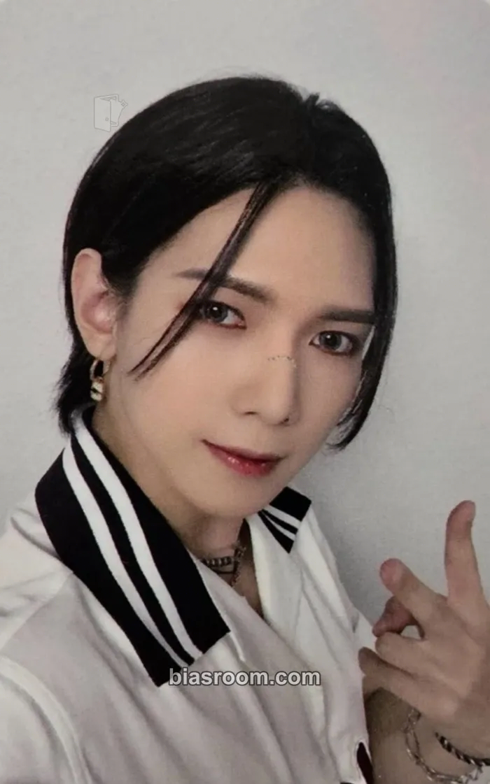 Yeosang THE WORLD EP.2 : OUTLAW Photocard - ATEEZ - ATEEZ K-pop photocard