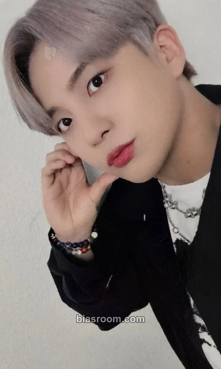 Jongho THE WORLD EP.2 : OUTLAW Photocard - ATEEZ - ATEEZ K-pop photocard