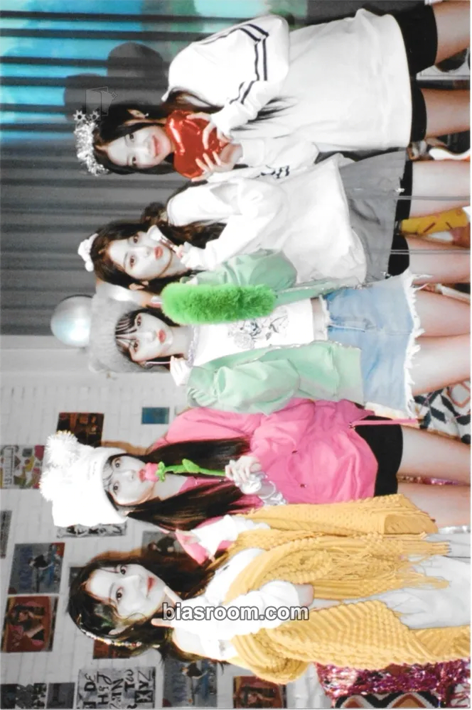 UNFORGIVEN Photocard - LE SSERAFIM - LE SSERAFIM K-pop photocard