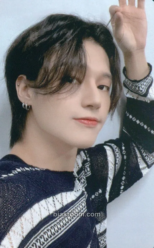 Wooyoung THE WORLD EP.2 : OUTLAW Photocard - ATEEZ - ATEEZ K-pop photocard