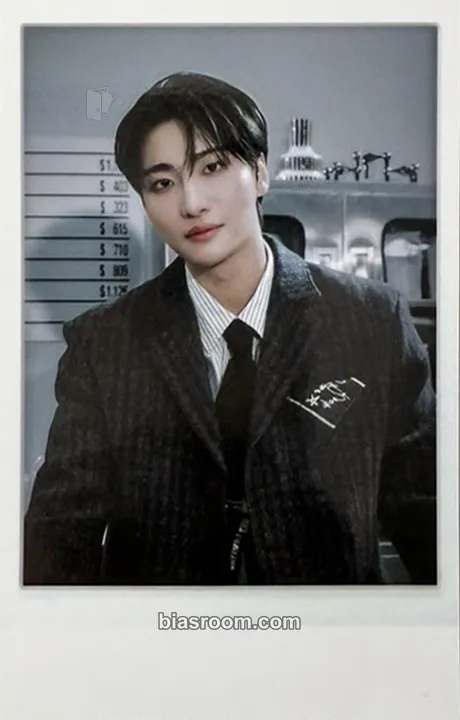 Seonghwa 2026 Season's Greetings - Pastry Shop Photocard - ATEEZ - ATEEZ K-pop photocard