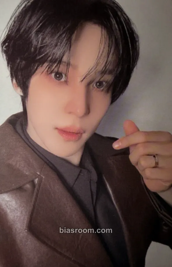 Yunho GOLDEN HOUR : Part.4 Photocard - ATEEZ - ATEEZ K-pop photocard