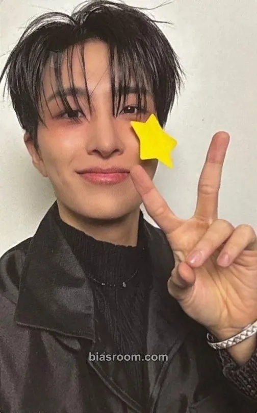 Youngjae WINTER HEPTAGON Photocard - GOT7 - GOT7 K-pop photocard