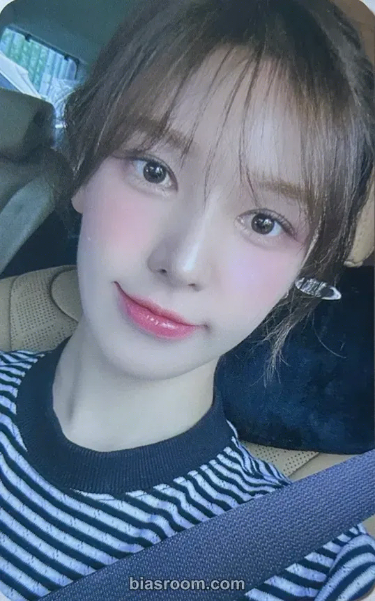 Wendy Cosmic Photocard - Red Velvet - Red Velvet K-pop photocard