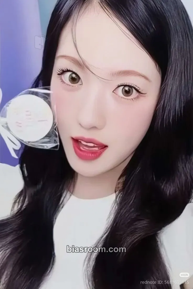 Sui UNCUT GEM Photocard - KiiiKiii - KiiiKiii K-pop photocard