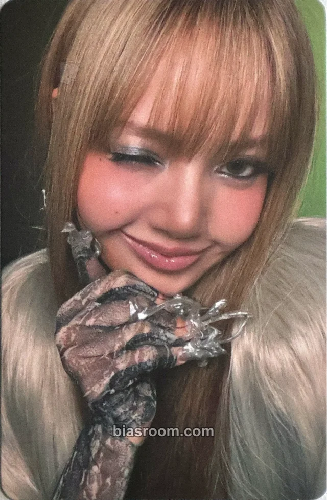 BLACKPINK - Lisa - Deadline Album B version album photocard gray version