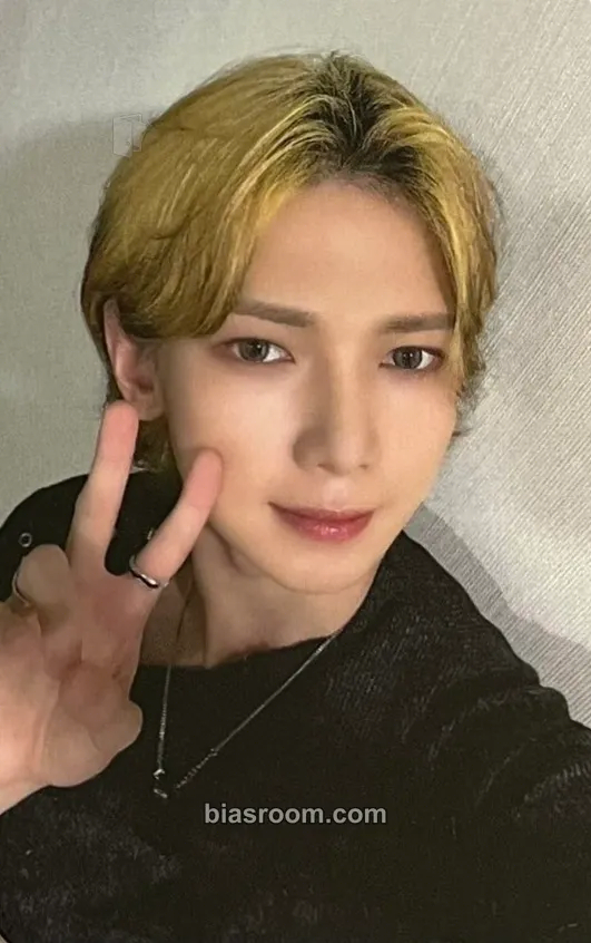Yeosang THE WORLD EP.2 : OUTLAW Photocard - ATEEZ - ATEEZ K-pop photocard