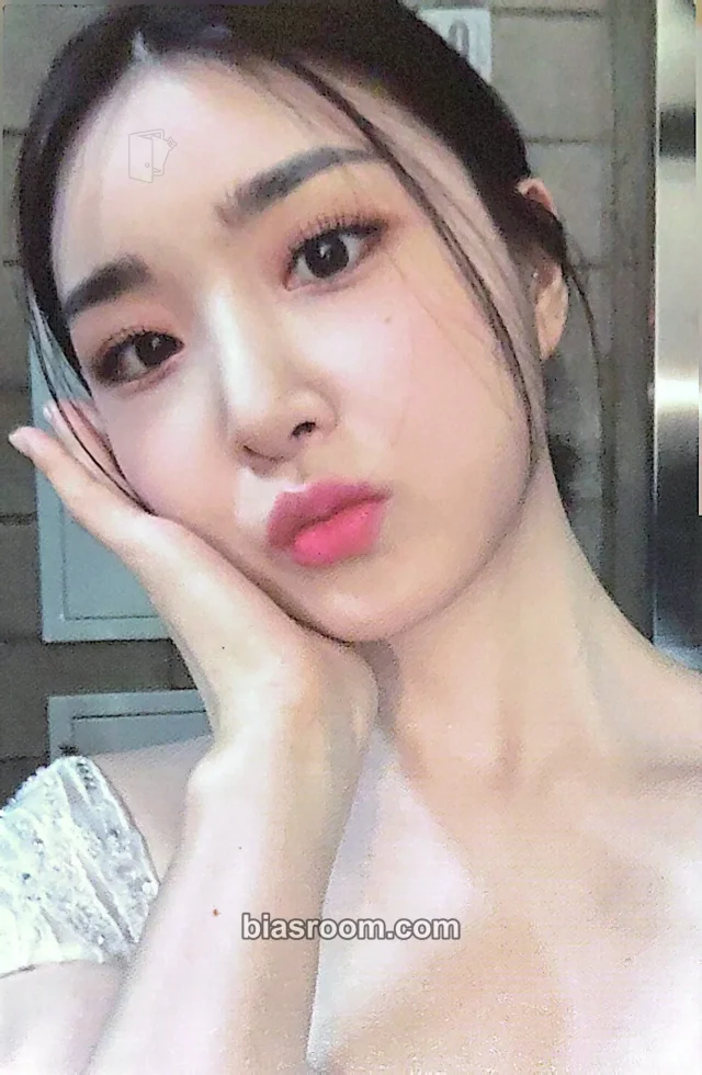 BBGIRLS - Yuna - Summer Queen Album album photocard queen version