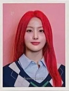 Belle 2024 Season's greetings Photocard - KISS OF LIFE - KISS OF LIFE K-pop photocard