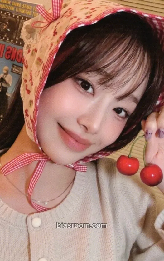 Chuu XO, My Cyberlove Photocard - Chuu K-pop photocard