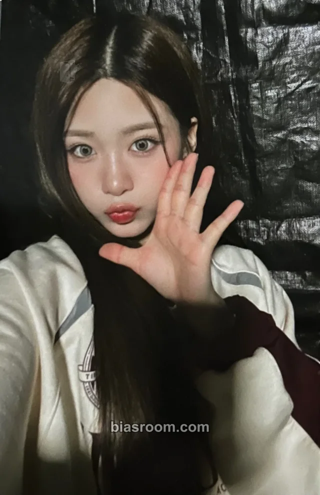 RESCENE - Zena - Rescene x yaho Other merch photocard brand collaboration