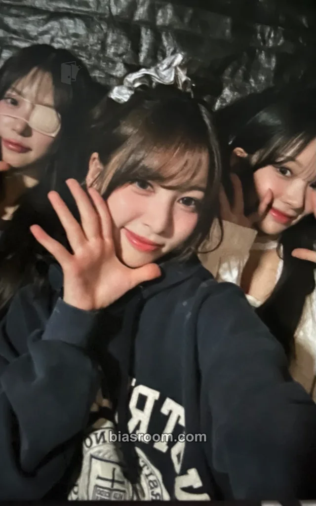 RESCENE - Woni & Liv & May - Rescene x yaho Other merch photocard brand collaboration