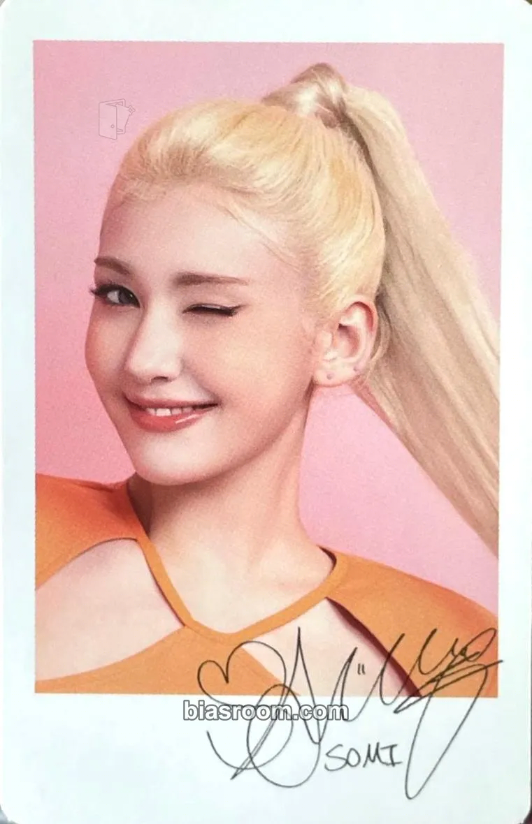 Jeon Somi Jeon Somi x L'Oreal Paris Photocard - Jeon Somi K-pop photocard