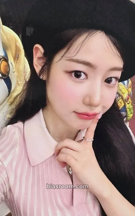 Yewon Love Tune Photocard - FIFTY FIFTY - FIFTY FIFTY K-pop photocard