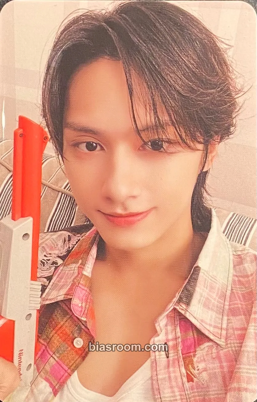Jun 2025 Season's Greetings Photocard - SEVENTEEN - SEVENTEEN K-pop photocard