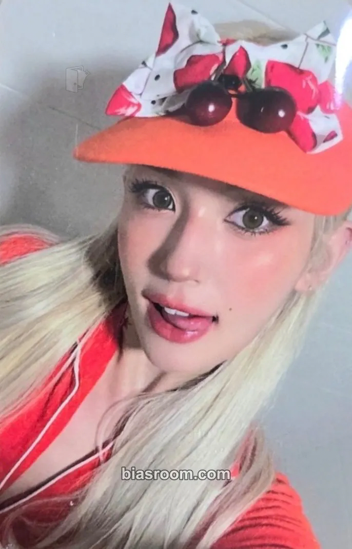 Jeon Somi Ice Cream Photocard - Jeon Somi K-pop photocard