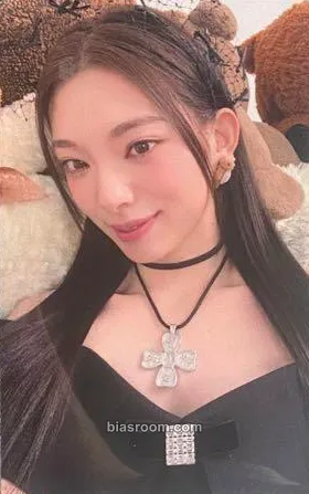 Himesha Lucky=One Photocard - Cosmosy - Cosmosy K-pop photocard