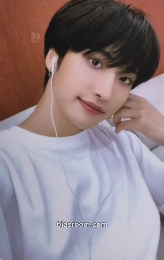Seonghwa THE WORLD EP.2 : OUTLAW Photocard - ATEEZ - ATEEZ K-pop photocard