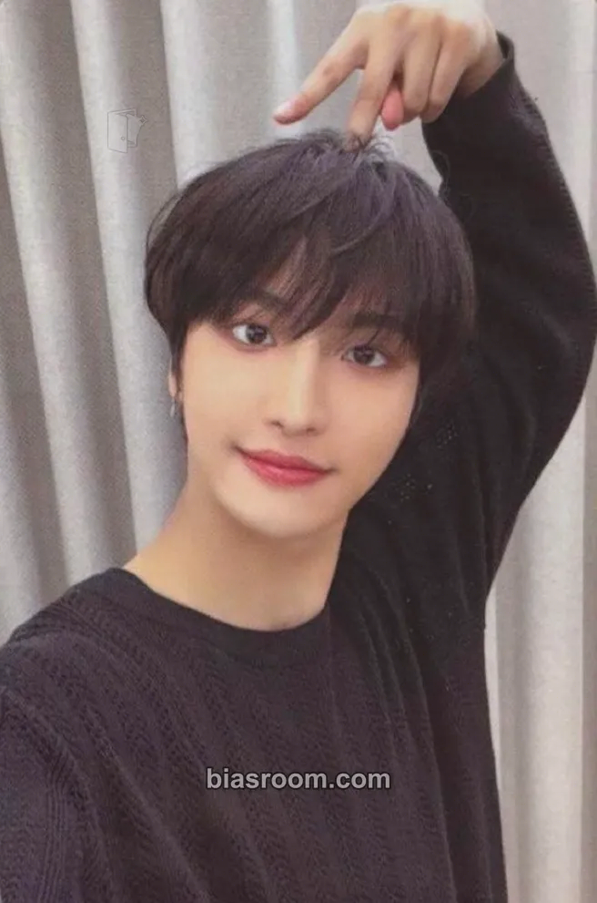 Seonghwa THE WORLD EP.2 : OUTLAW Photocard - ATEEZ - ATEEZ K-pop photocard