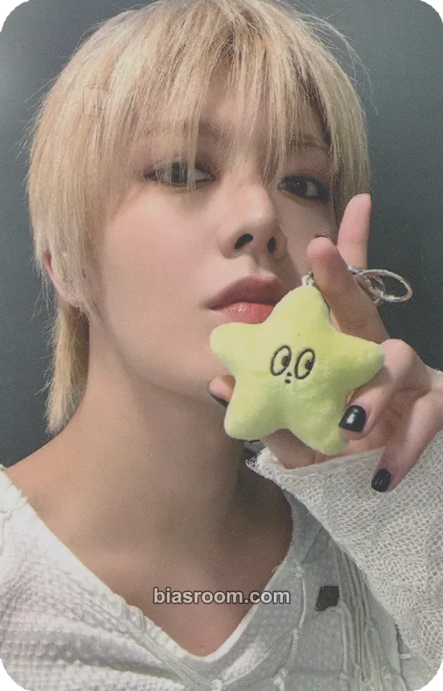 NCT 127 - Yuta - Neo City: The UNITY (3rd NCT127 Tour) Event merch photocard keyring