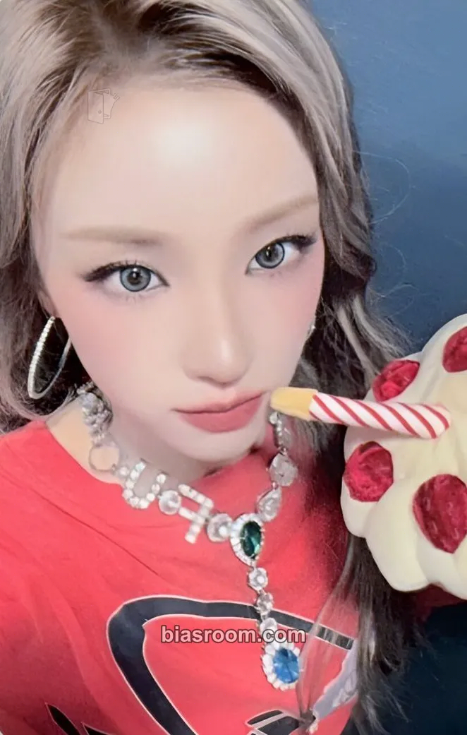 Yuqi Motivation Photocard - i-dle - i-dle K-pop photocard