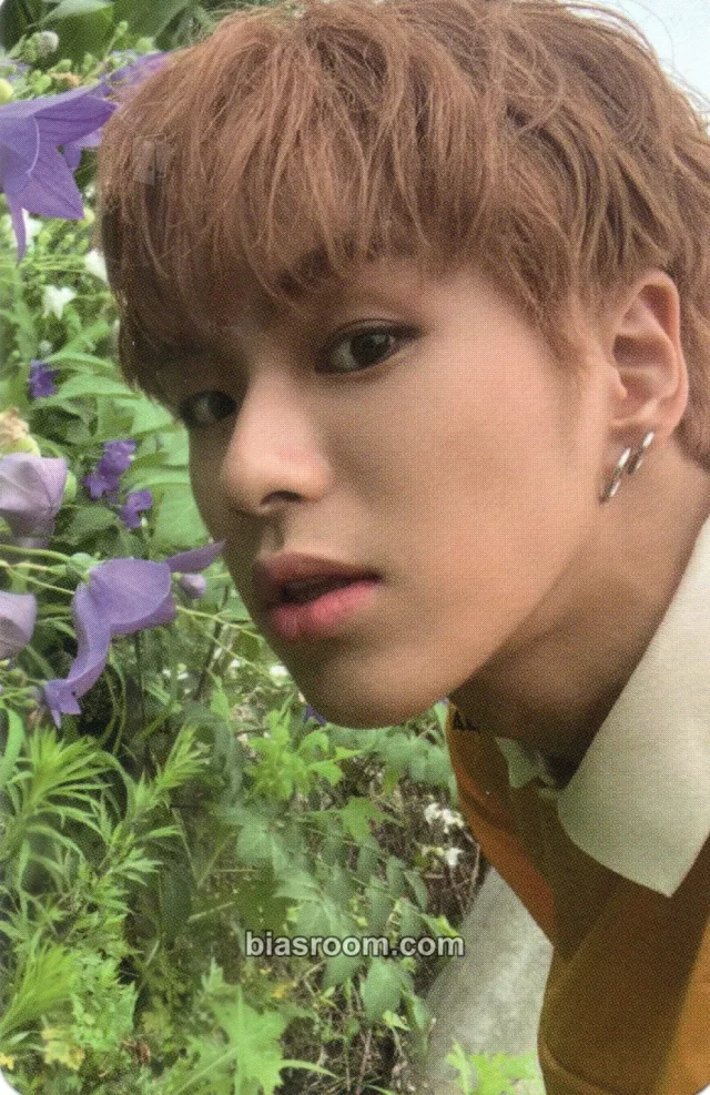 TREASURE - Yoon Jaehyuk - THE FIRST STEP: CHAPTER ONE Album album photocard white version version 1 selfie
