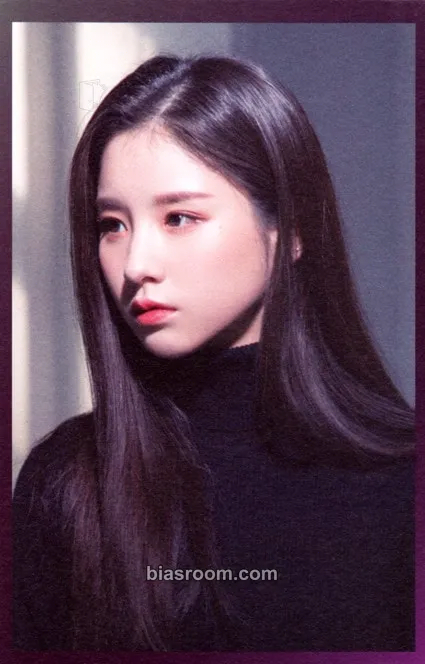HeeJin LOONA 2nd Concert: LOONAVERSE Photocard - LOONA - LOONA K-pop photocard