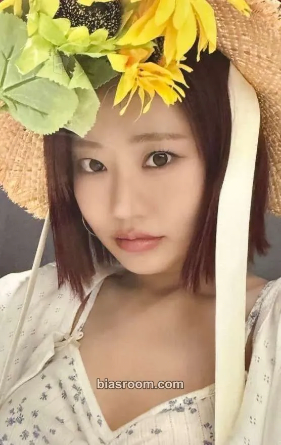 Julie 224 Photocard - KISS OF LIFE - KISS OF LIFE K-pop photocard