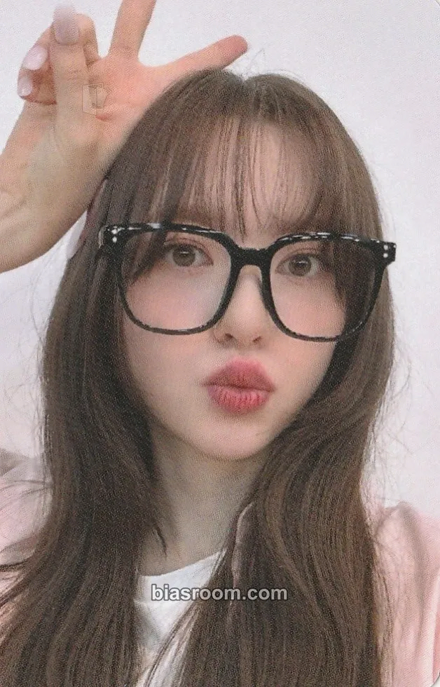 Chanelle Moon Love Tune Photocard - FIFTY FIFTY - FIFTY FIFTY K-pop photocard