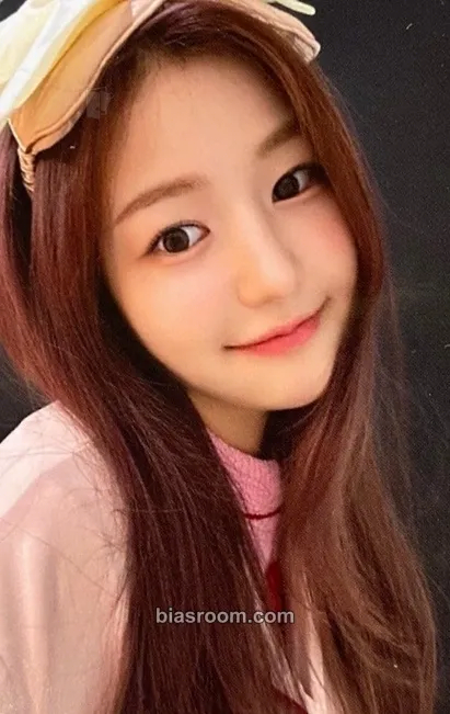 Yewon Love Tune Photocard - FIFTY FIFTY - FIFTY FIFTY K-pop photocard