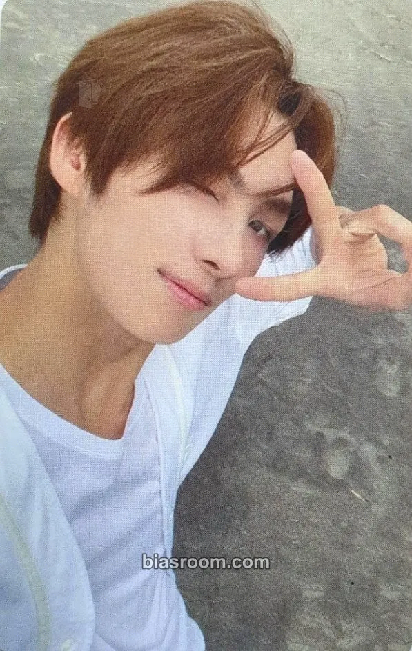 Youngjae Sparkling Blue Photocard - TWS - TWS K-pop photocard