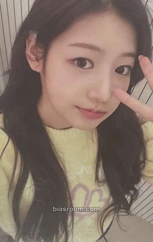 Yewon Love Tune Photocard - FIFTY FIFTY - FIFTY FIFTY K-pop photocard