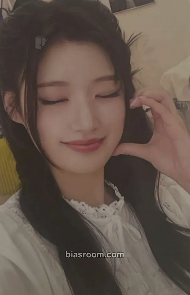 Athena Love Tune Photocard - FIFTY FIFTY - FIFTY FIFTY K-pop photocard