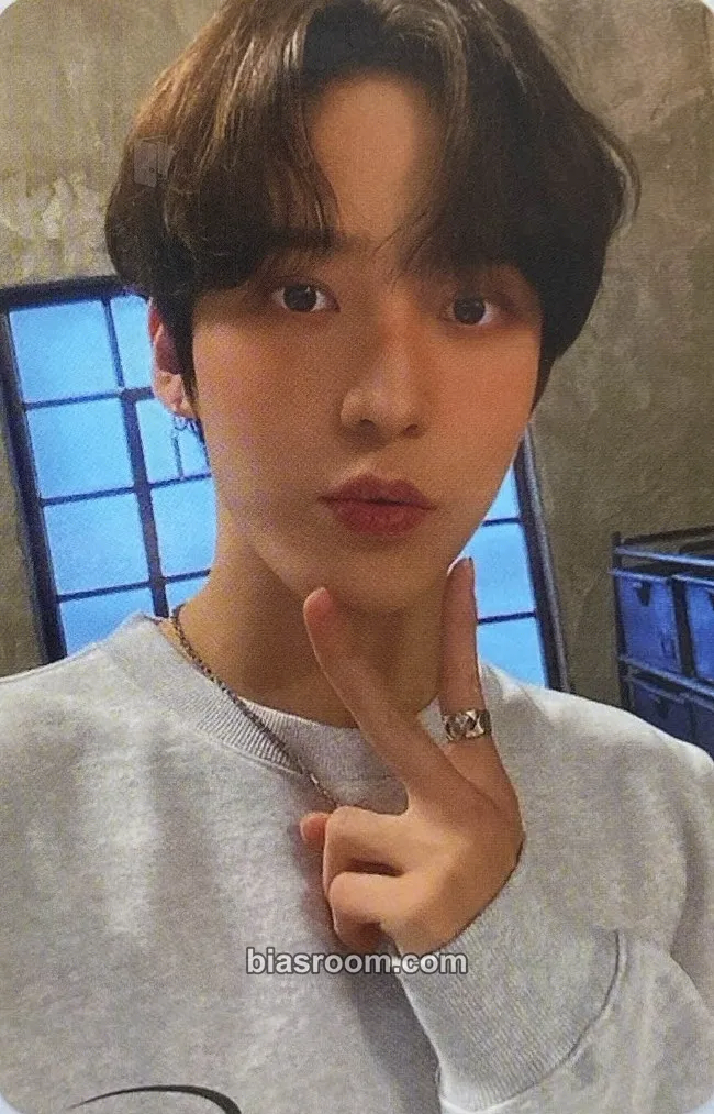 Yunho Wonderwall Merchline Photocard - ATEEZ - ATEEZ K-pop photocard