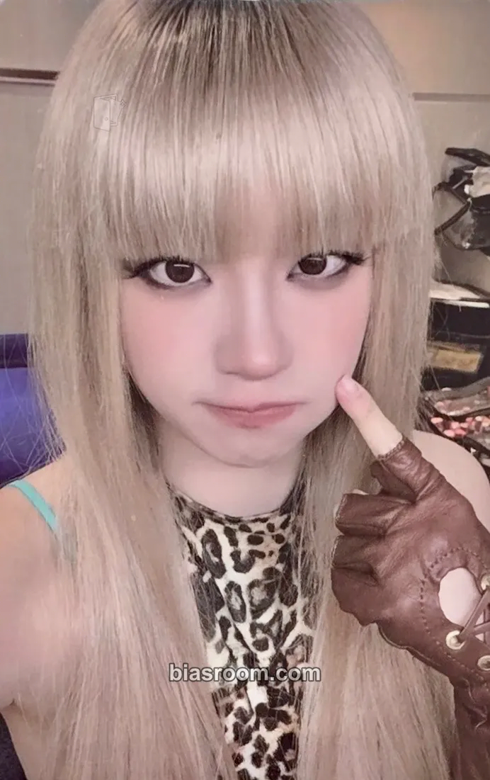 Yuqi We are Photocard - i-dle - i-dle K-pop photocard