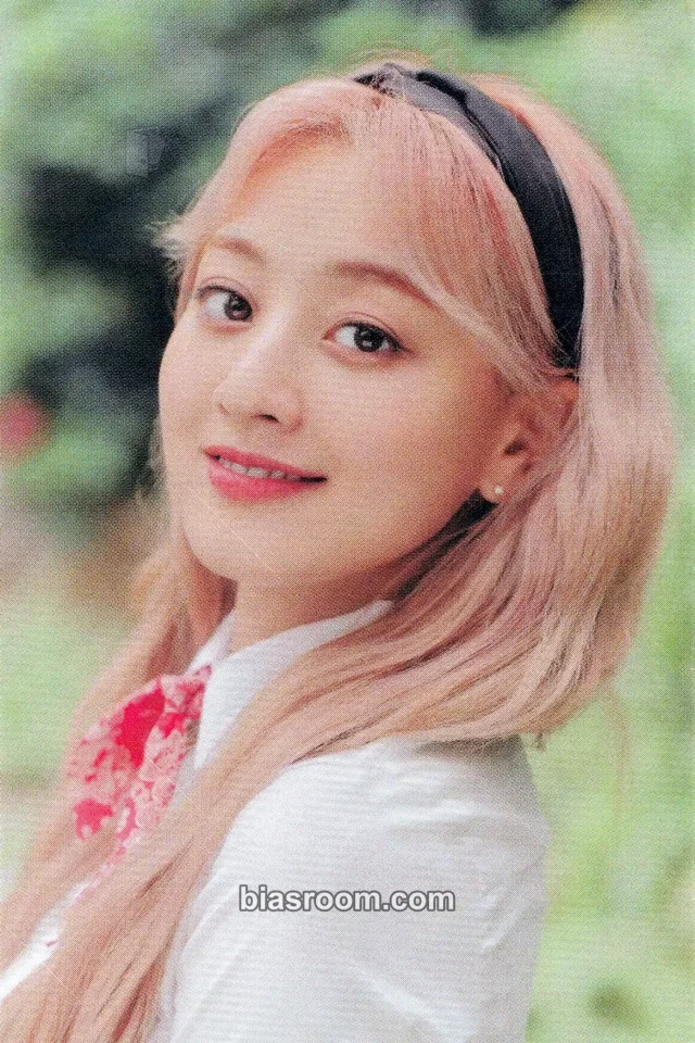 TWICE - Jihyo - ONCE WITH TWICE (5th Anniversary) Event photocard set merch photocard light band