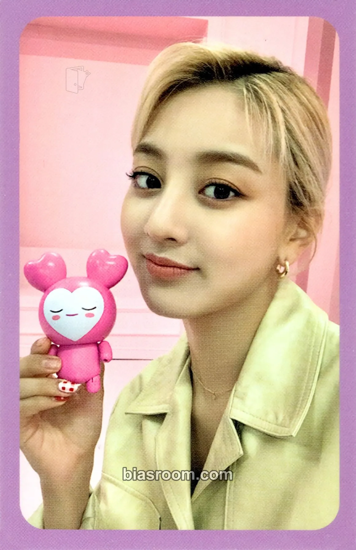 Jihyo TWICE: World In A Day Photocard - TWICE - TWICE K-pop photocard