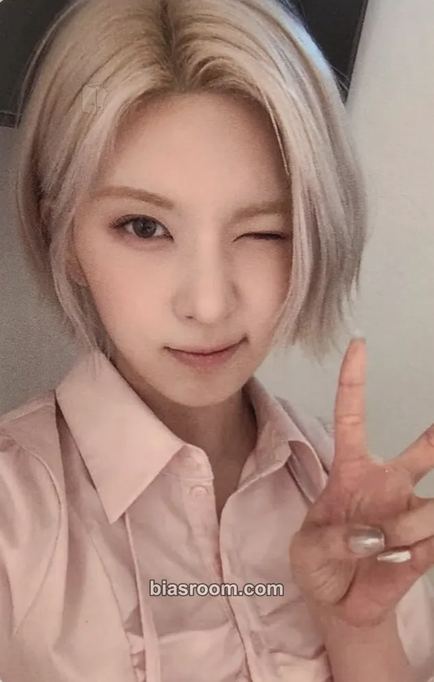Bae Fe3O4: FORWARD Photocard - NMIXX - NMIXX K-pop photocard