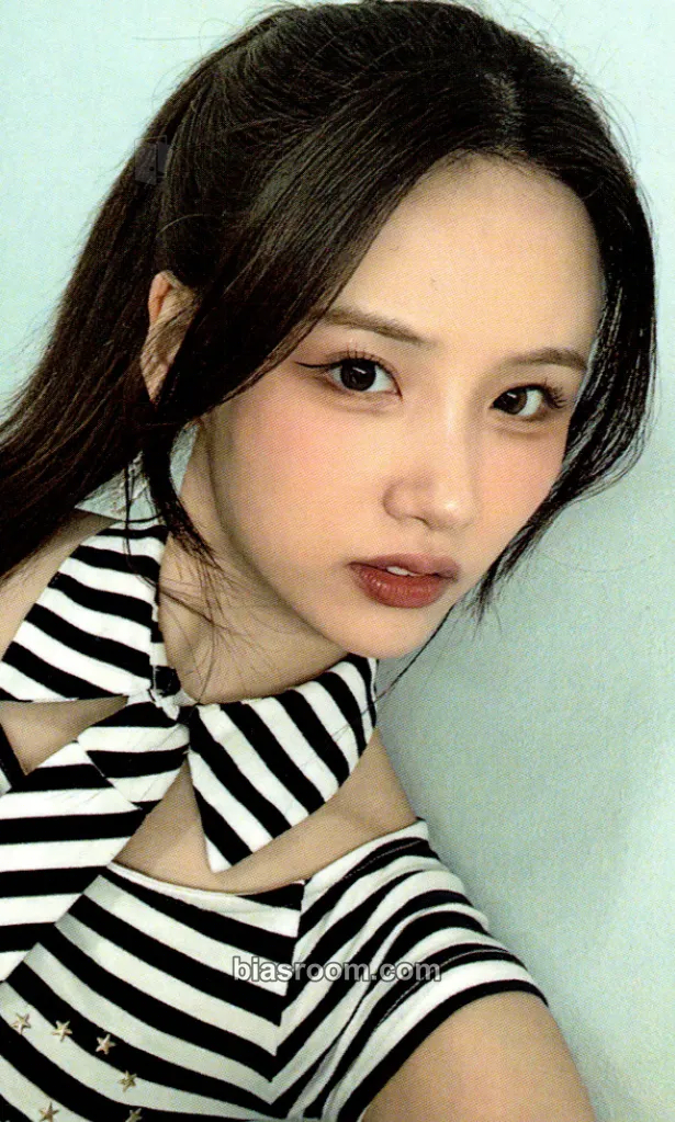Jiyoon Wild Cherry Photocard - ICHILLIN’ - ICHILLIN’ K-pop photocard