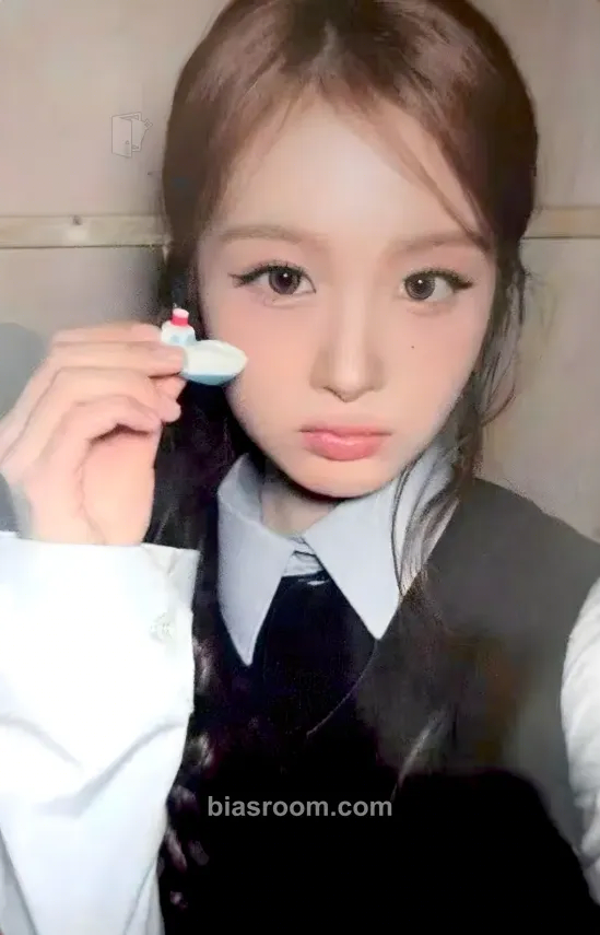 Sullyoon Fe3O4: FORWARD Photocard - NMIXX - NMIXX K-pop photocard