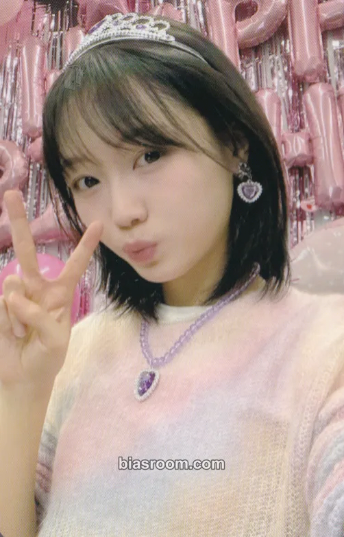 Sujeong 2025 Season's Greetings Photocard - Ryu Sujeong - Ryu Sujeong K-pop photocard