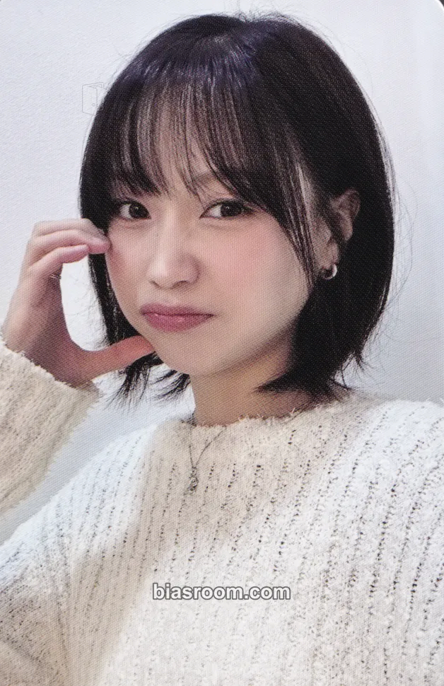 Sujeong 2025 Season's Greetings Photocard - Ryu Sujeong - Ryu Sujeong K-pop photocard