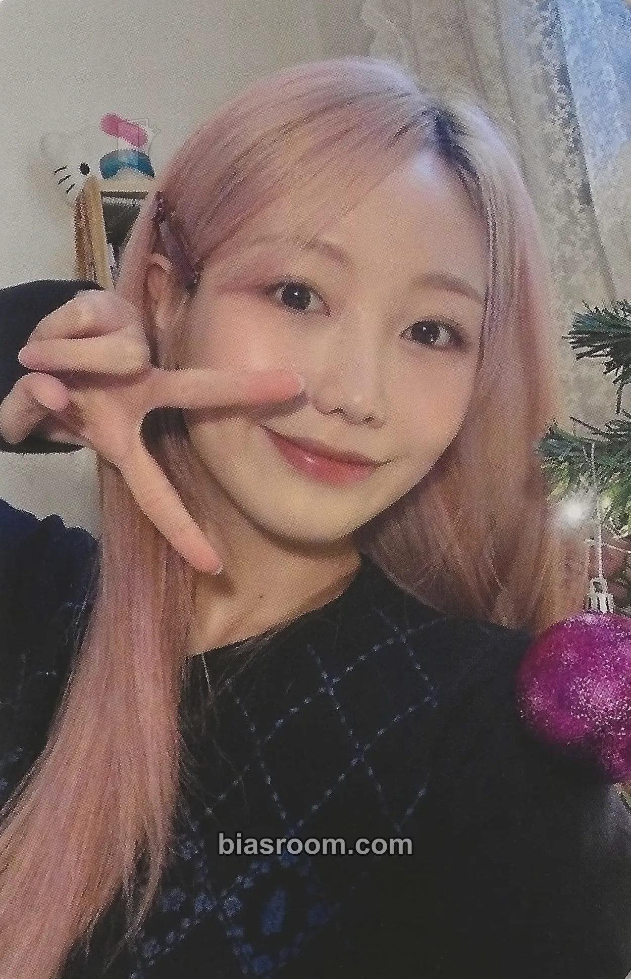 Sujeong Pink Moon Photocard - Ryu Sujeong - Ryu Sujeong K-pop photocard