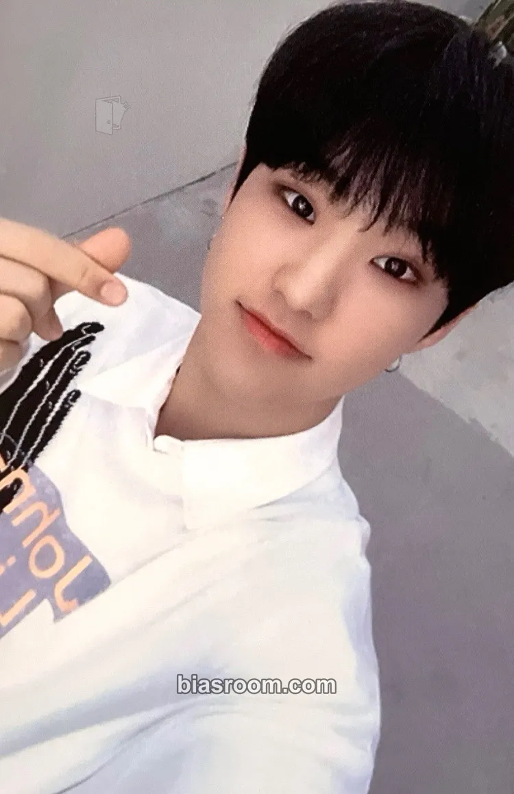 Hoshi Happy Ending Photocard - SEVENTEEN - SEVENTEEN K-pop photocard